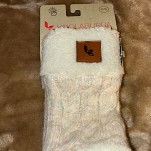 NWT Koolaburra by UGG cable knit fingerless gloves in a neutral color.